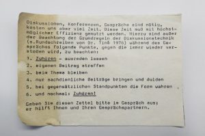 Hinweiszettel zu Diskussionen und Konferenzen / Zuhören / Philips 70er Jahre